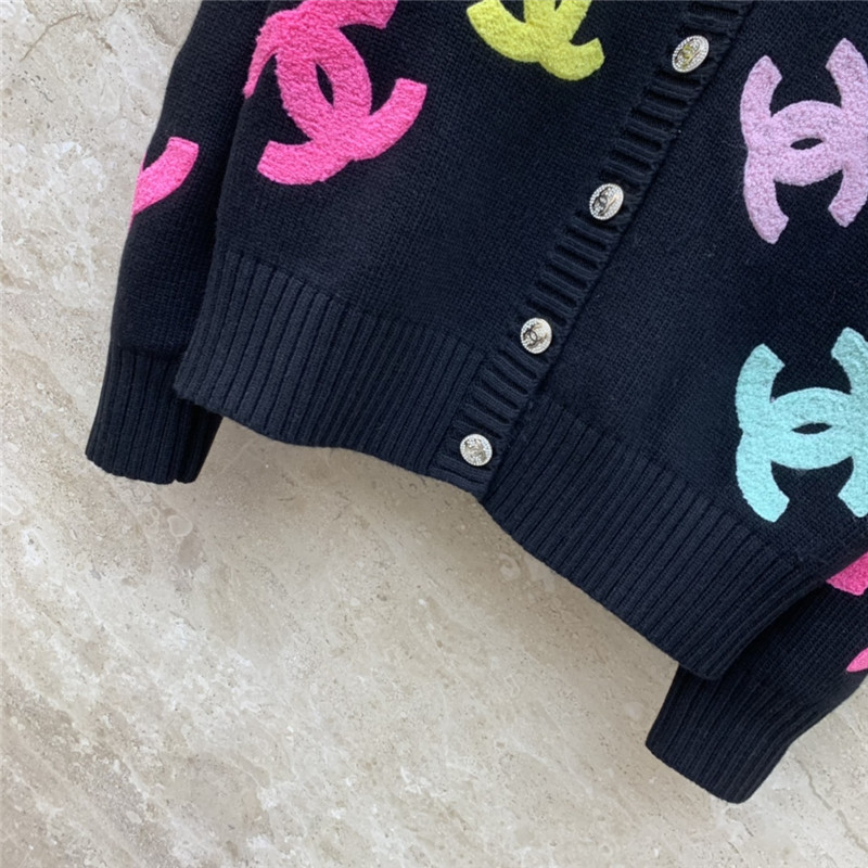 Ch**el colorful logo v-neck cardigan black