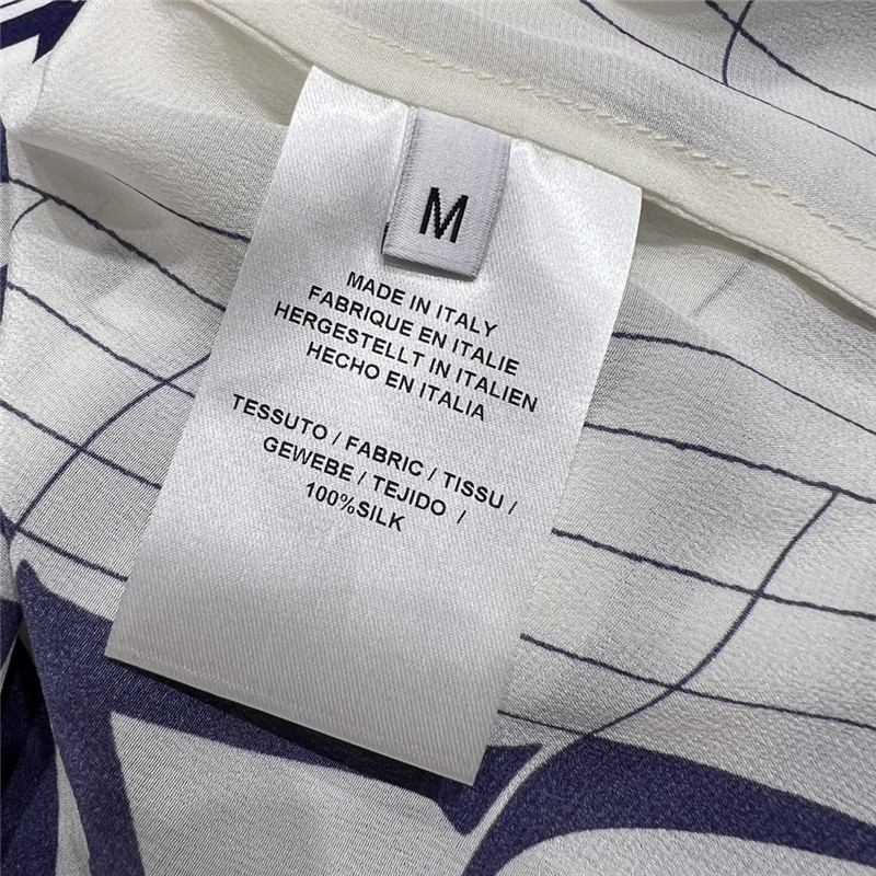 Va1e*ntin0 silk material full digital positioning printed ribbon shirt