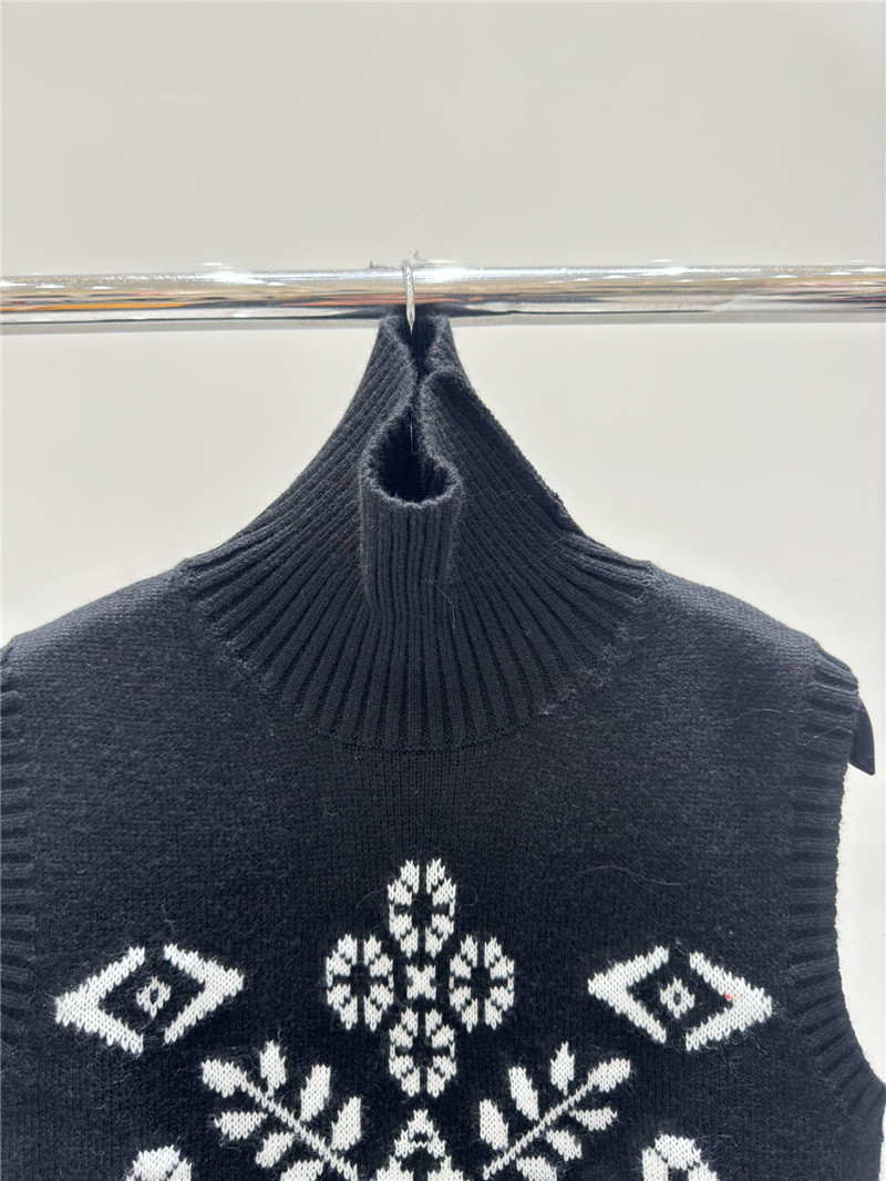 L0ew* jacquard knit turtleneck vest navy