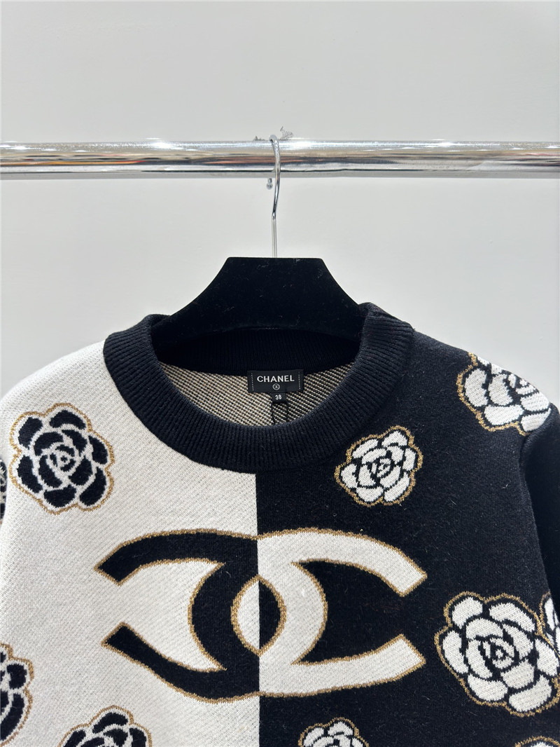 Ch**el logo flower knitted sweater