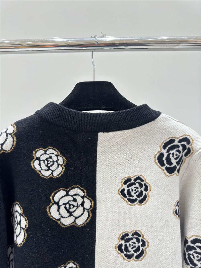 Ch**el logo flower knitted sweater