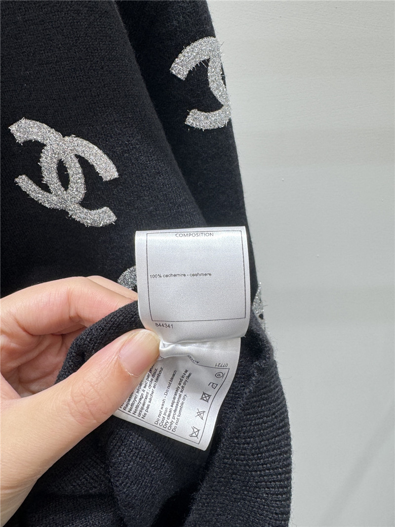 Ch**el contrast letter v-neck knitted cardigan jacket