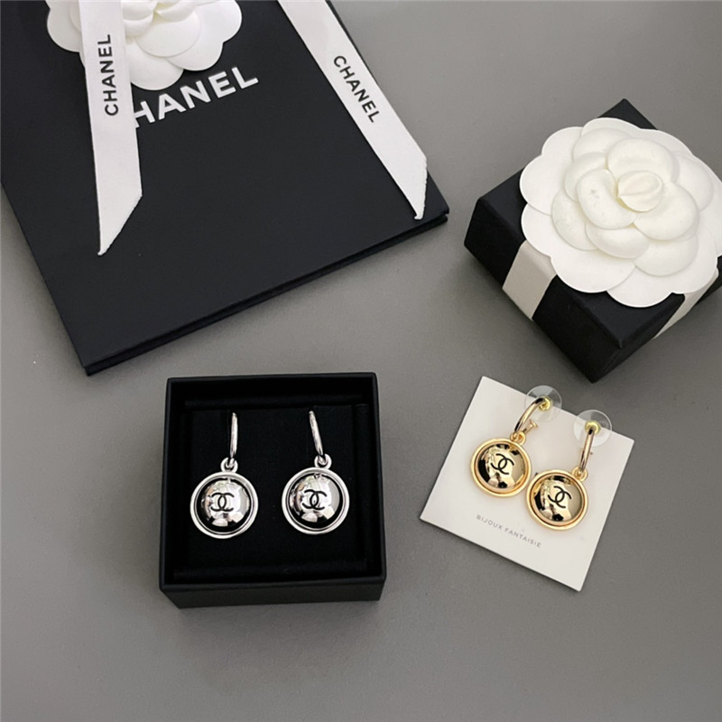 Chanel small fragrant earrings