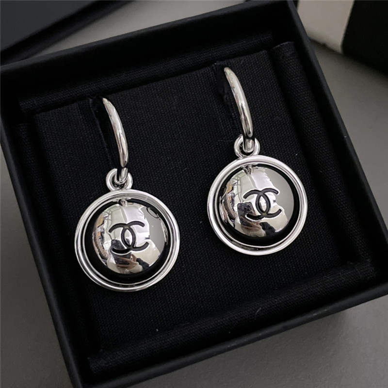 Ch**el small fragrant earrings