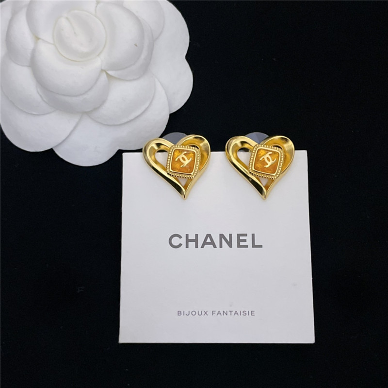 Chanel small fragrant earrings