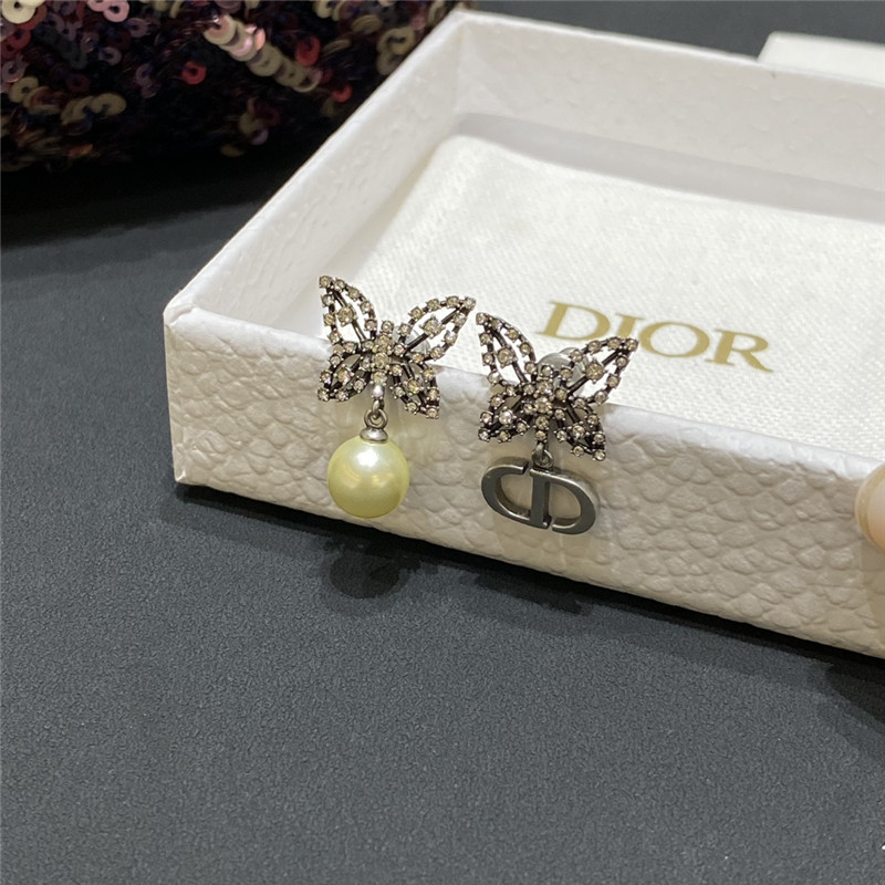 D10r early spring butterfly series earrings