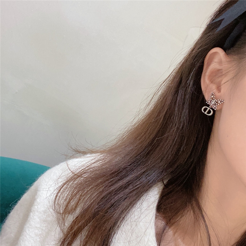 D10r early spring butterfly series earrings