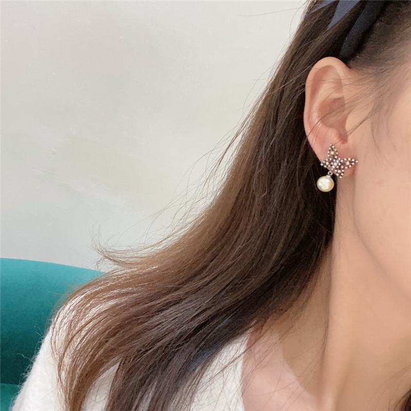 D10r early spring butterfly series earrings