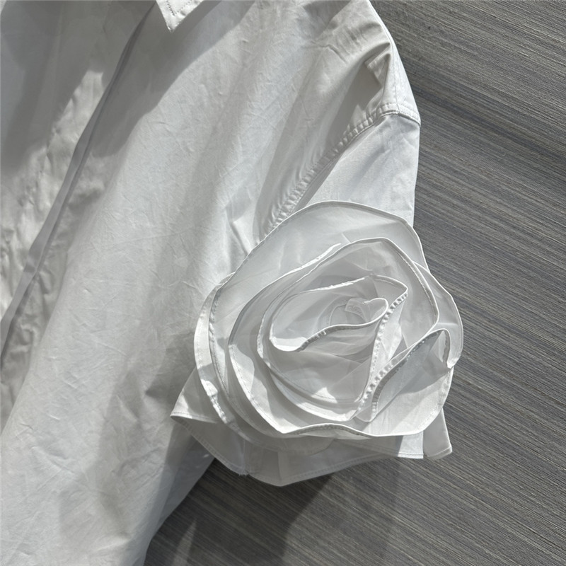 Va1e*ntin0 three-dimensional butterfly short-sleeved large shirt