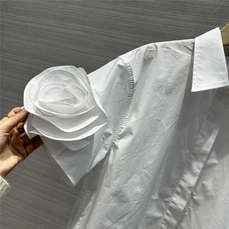 Va1e*ntin0 three-dimensional butterfly short-sleeved large shirt