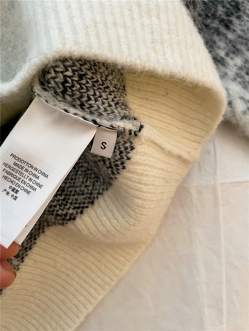 Y51 logo gradient mohair sweater white