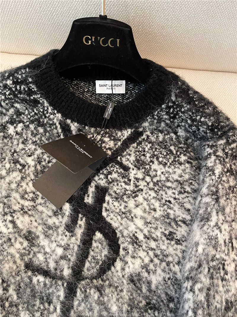 Y51 logo gradient mohair sweater in black