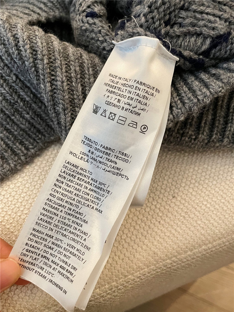 Gucci Logo Intarsia Button-Up Cardigan