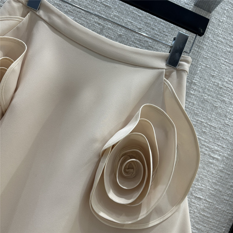 Va1e*ntin0 three-dimensional large flower pocket midi skirt