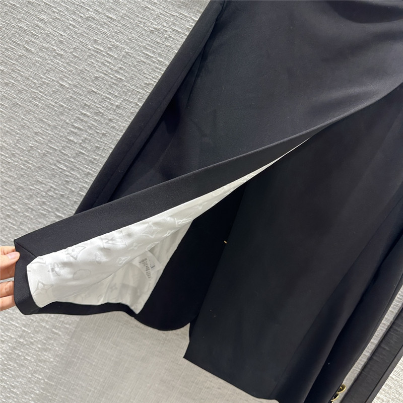 l0vis Vvtt0n lv collarless blazer