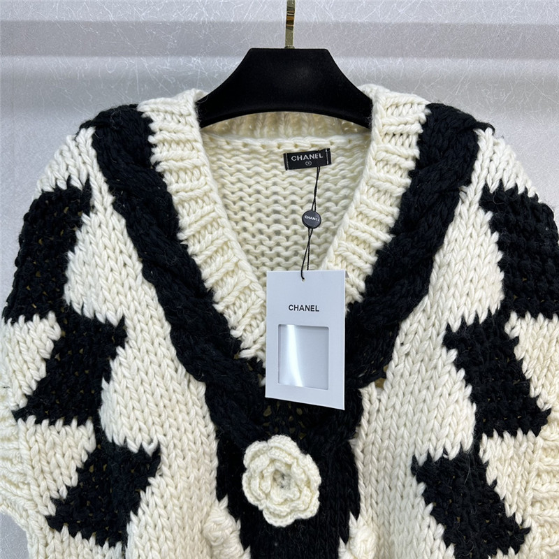 ch**el D1am0nd loose knit vest