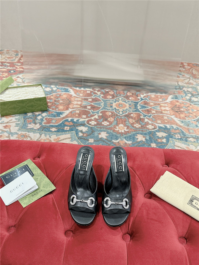 Gucci metal embellished crystal diamond buckle half drag