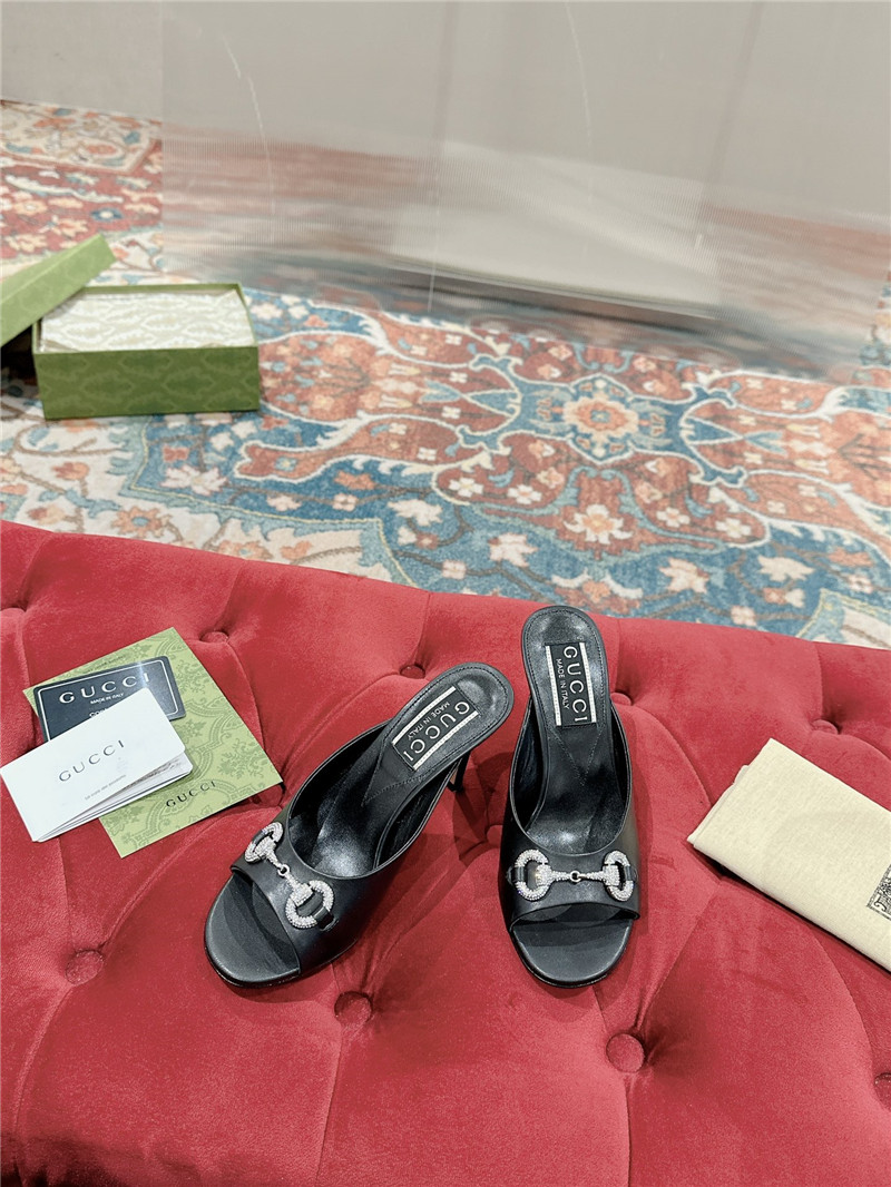 Gucci metal embellished crystal diamond buckle half drag