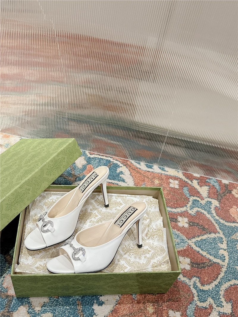 Gucci metal embellished crystal diamond buckle half drag