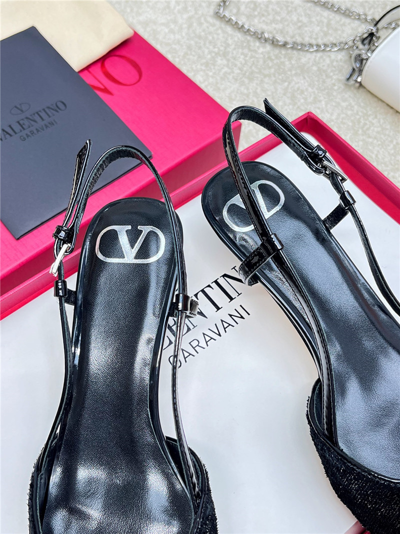 Va1e*ntin0 new color v logo buckle high heels sandals