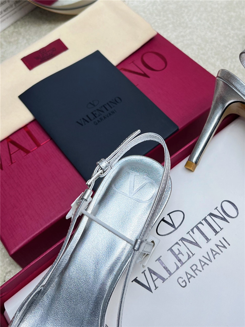 Va1e*ntin0 new color v logo buckle high heels sandals