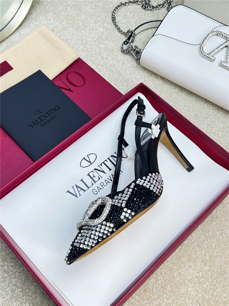 Va1e*ntin0 new color v logo buckle high heels sandals