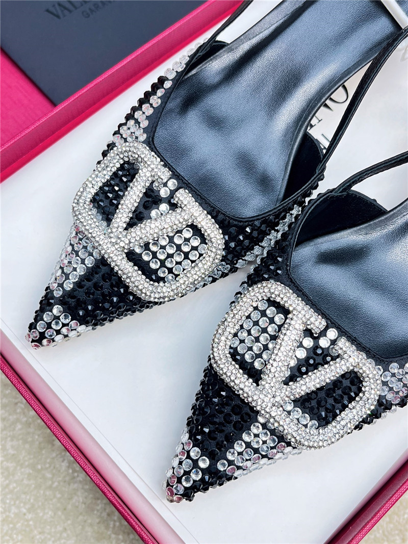Va1e*ntin0 new color v logo buckle high heels sandals