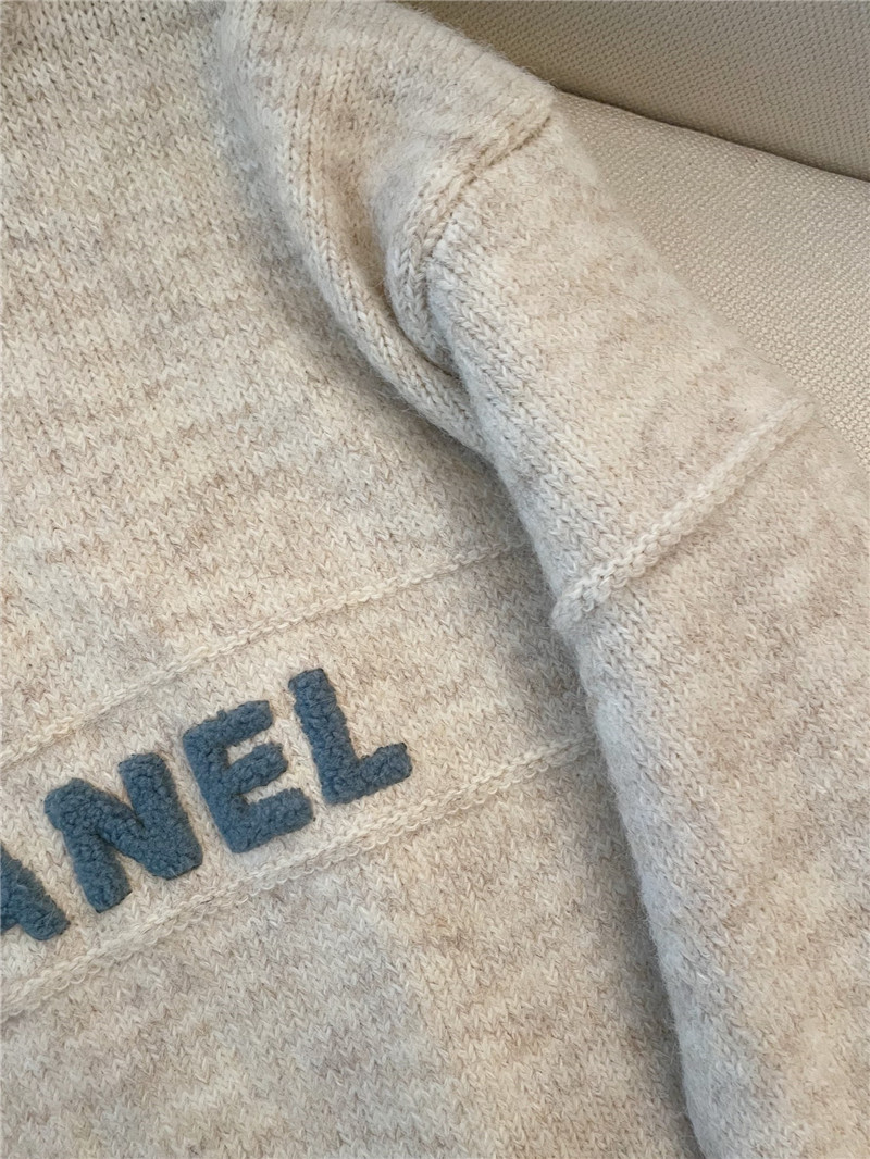 Ch**el logo turtleneck loose sweater beige