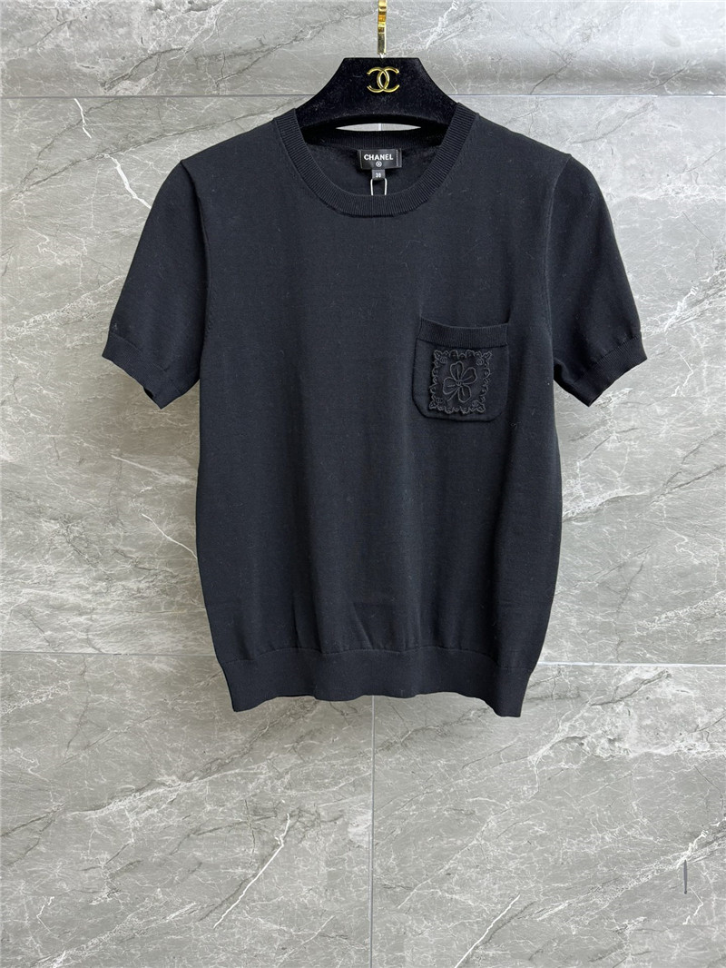 Chanel four leaf clover short sleeves