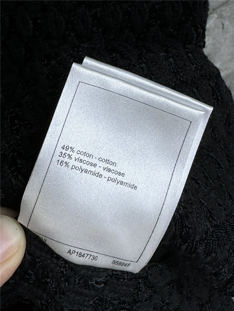 Ch**el sleeveless knitted skirt