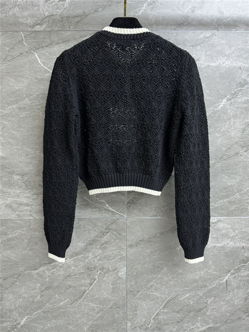 Ch**el hollow short sweater