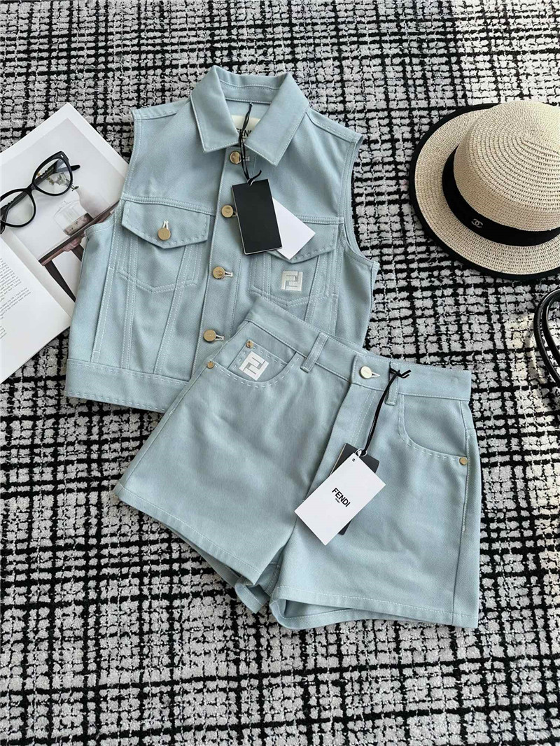 F**di small logo shorts