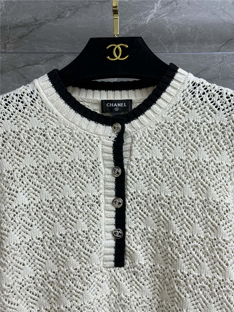 Ch**el hollow short sweater