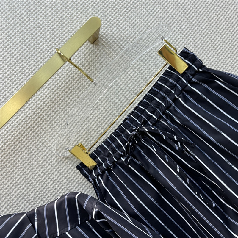 prada triangle logo decorative stripe suit