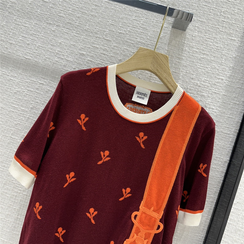 H**me5 new red floral knitted top