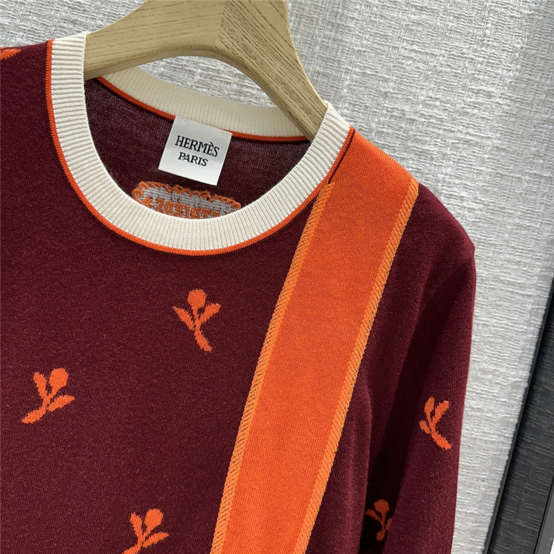 H**me5 new red floral knitted top