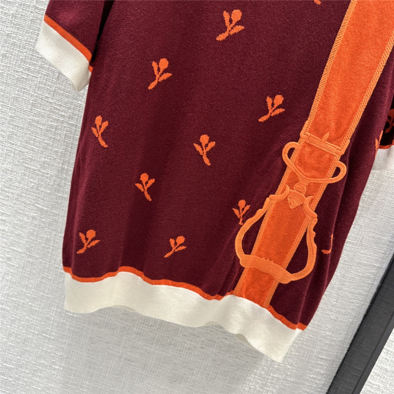 H**me5 new red floral knitted top