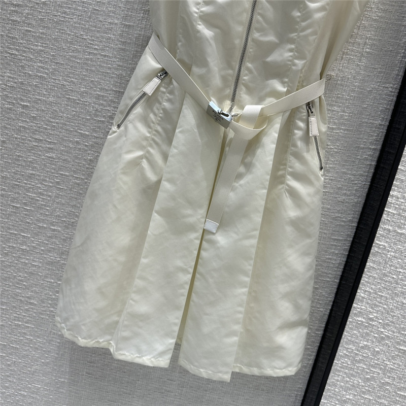 Pra*a new functional nylon sleeveless skirt