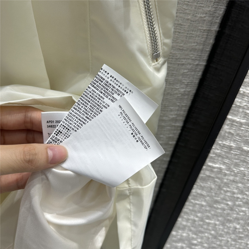 Pra*a new functional nylon sleeveless skirt