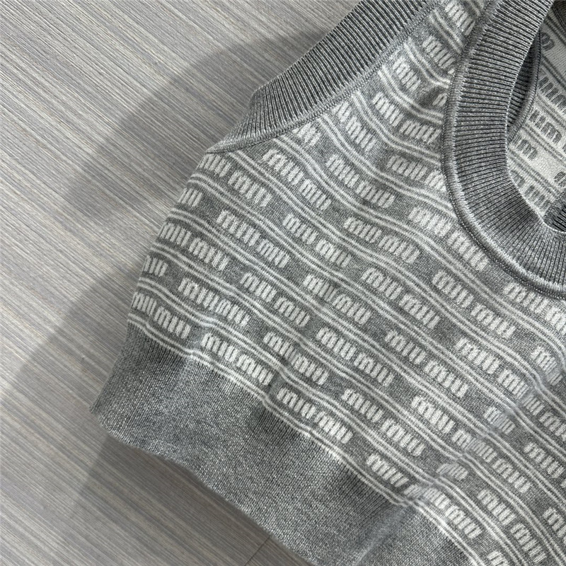 M1um1u vest + skirt suit