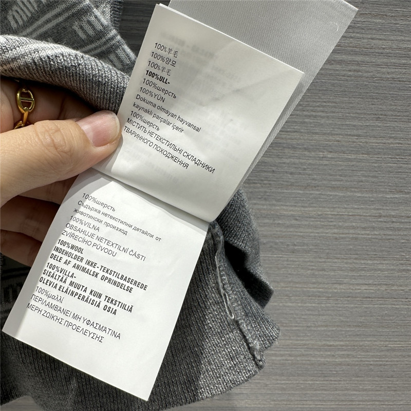 M1um1u vest + skirt suit