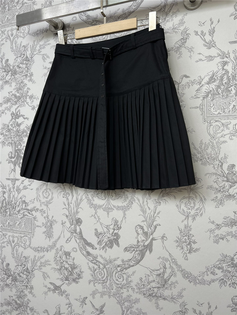 D10r new pleated skirt