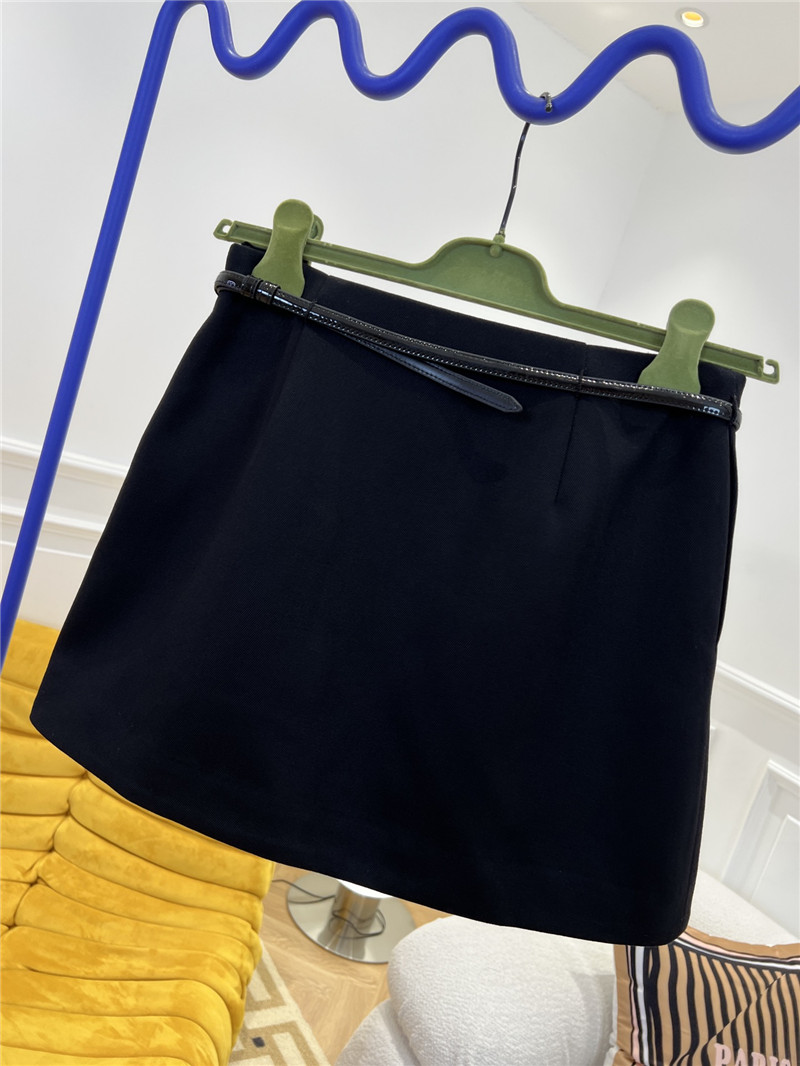 Gvc*1 new black skirt