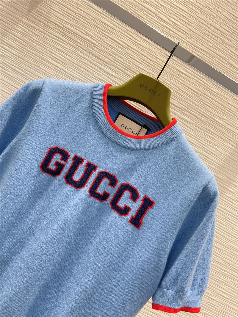 Gvc*1 classic crew neck pullover sweater