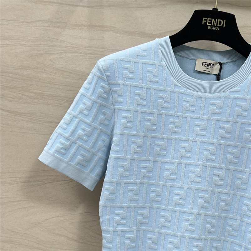 F**di embossed ff letter three-dimensional logo top