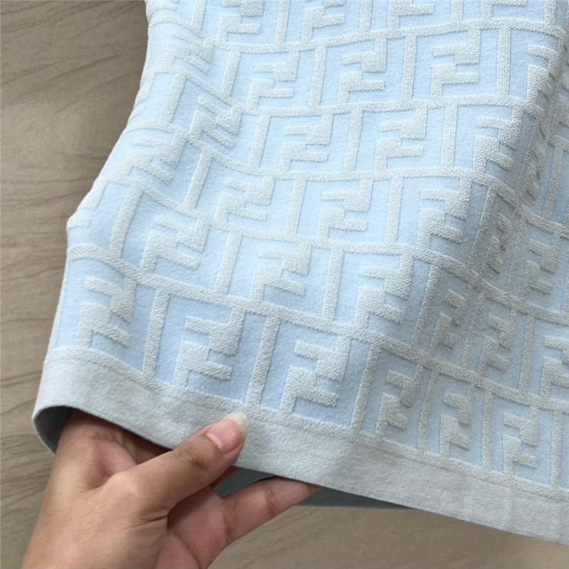 F**di embossed ff letter three-dimensional logo top