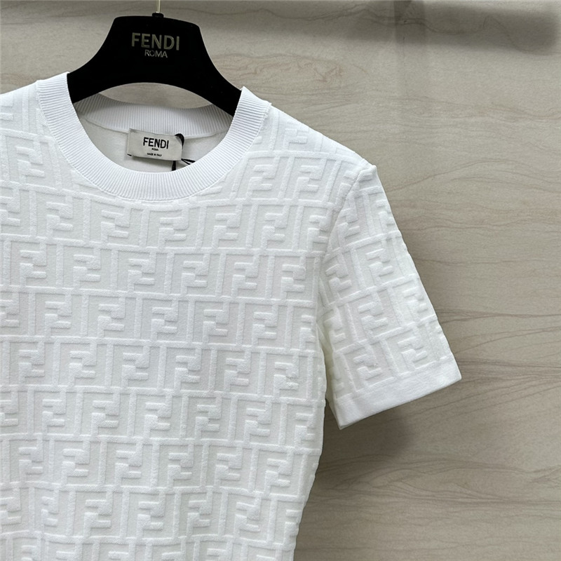 F**di embossed ff letter three-dimensional logo top