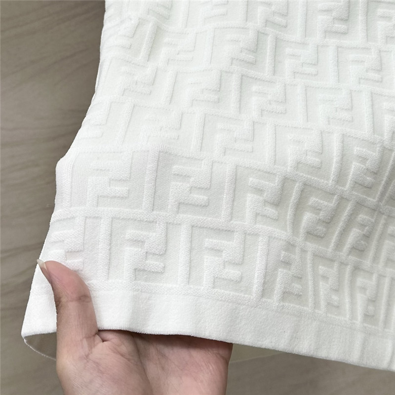 F**di embossed ff letter three-dimensional logo top