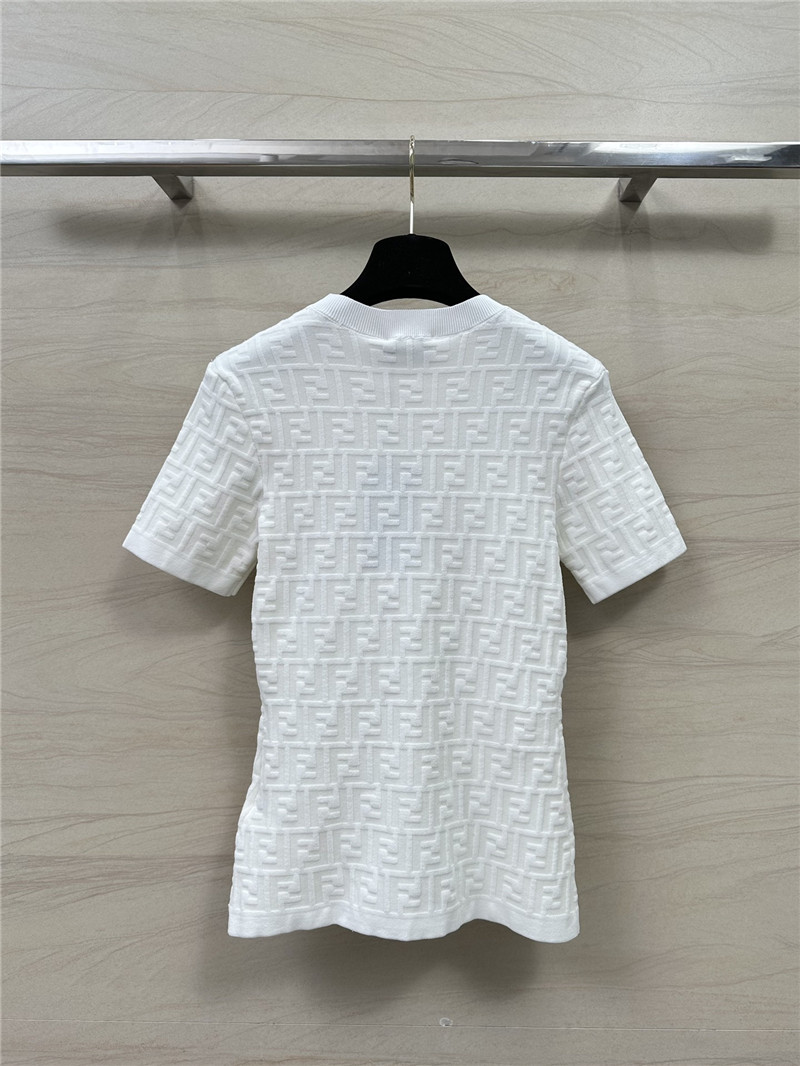 F**di embossed ff letter three-dimensional logo top