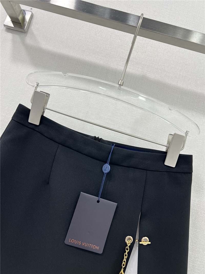 l0vis Vvtt0n lv minimalist cut skirt